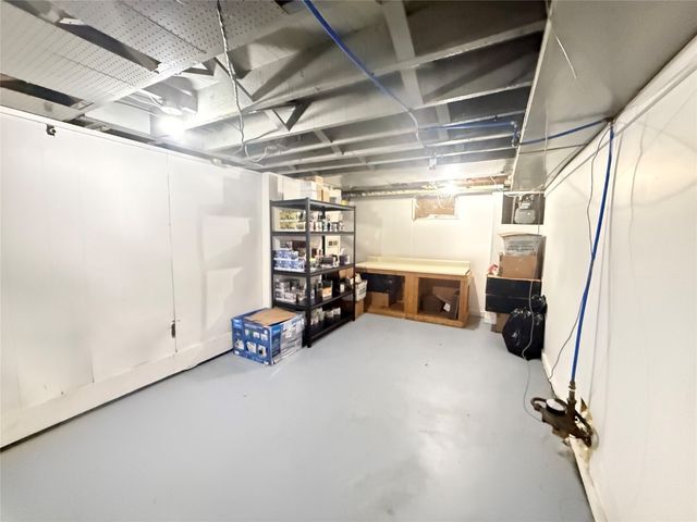 1129 E 4TH Street, Erie, PA 16507