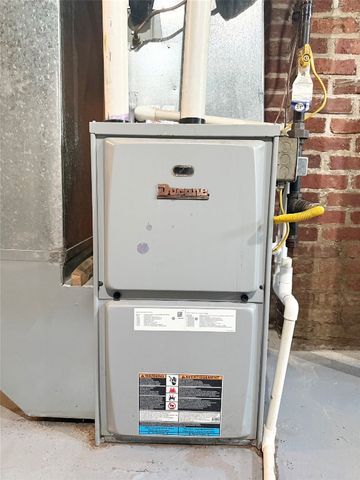 1129 E 4TH Street, Erie, PA 16507