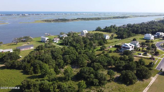 6 Oak View Lane, Hampstead, NC 28443