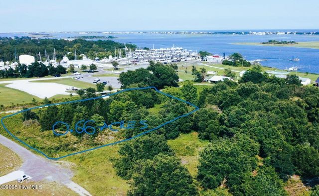 6 Oak View Lane, Hampstead, NC 28443