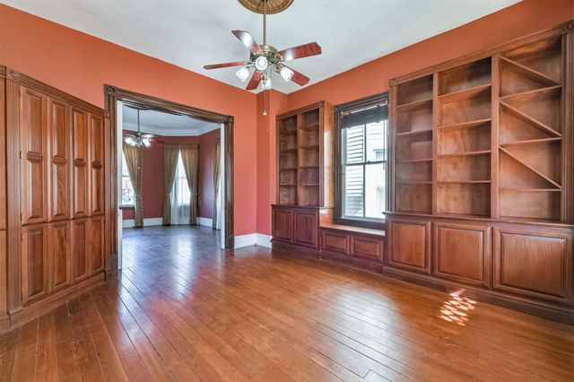 1927 Broadway Street, Galveston, TX 77550