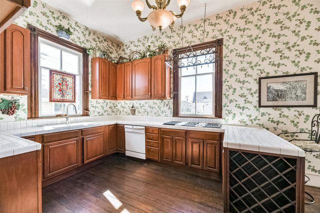 1927 Broadway Street, Galveston, TX 77550
