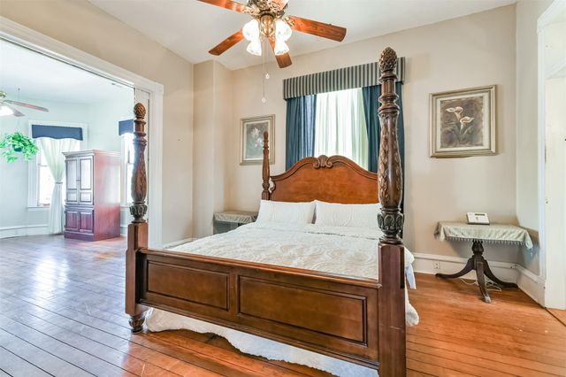 1927 Broadway Street, Galveston, TX 77550