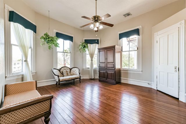 1927 Broadway Street, Galveston, TX 77550