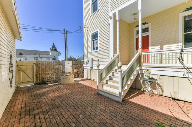 1927 Broadway Street, Galveston, TX 77550