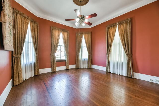 1927 Broadway Street, Galveston, TX 77550