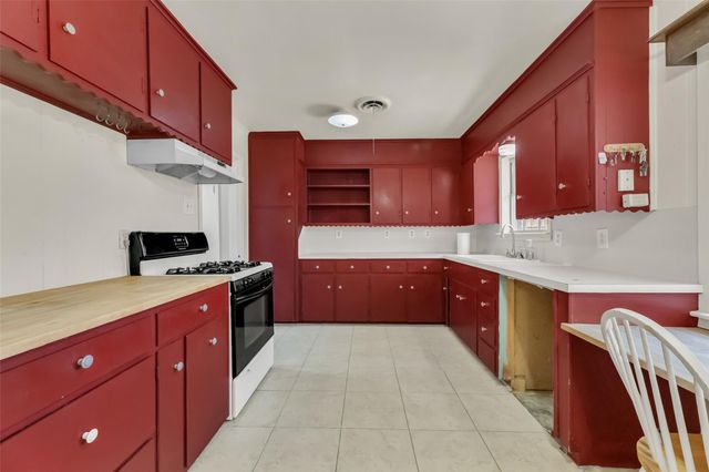 1407 Skrivanek Drive, Bryan, TX 77802