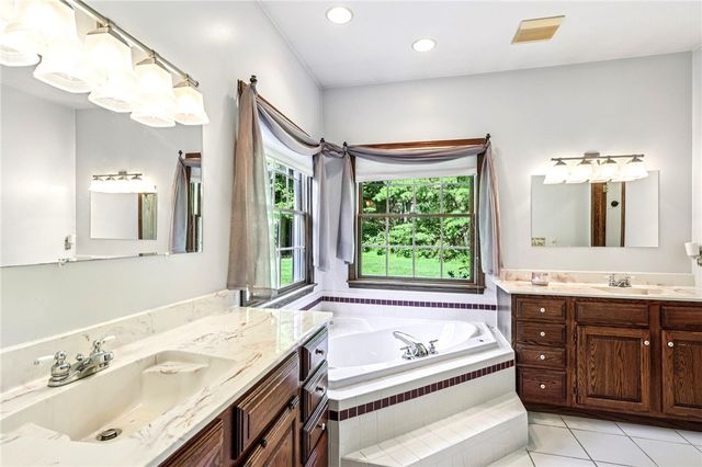 402 Woodland Dr, Wilmington Twp, PA 16142