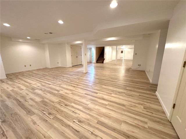 402 Woodland Dr, Wilmington Twp, PA 16142