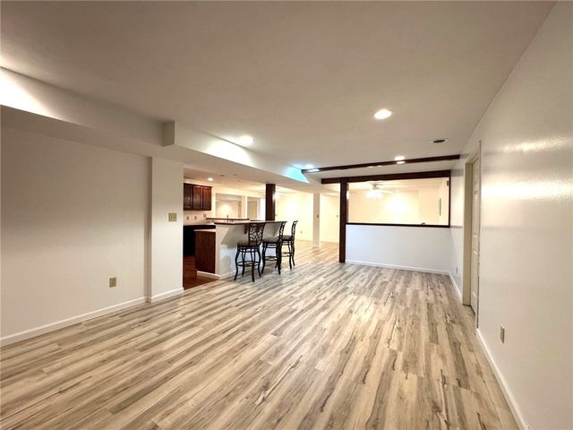 402 Woodland Dr, Wilmington Twp, PA 16142