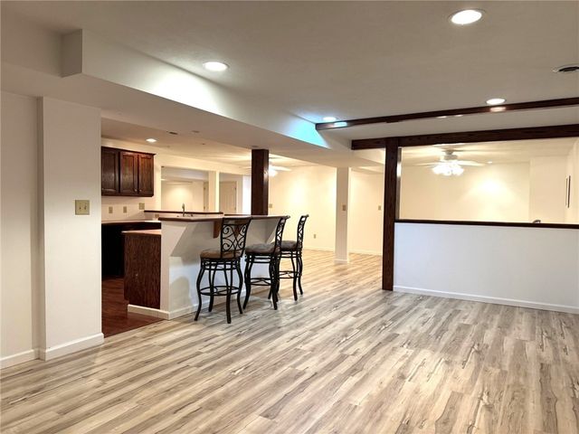 402 Woodland Dr, Wilmington Twp, PA 16142