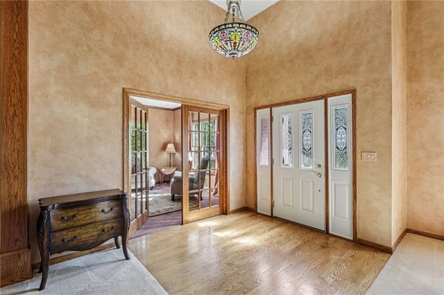 402 Woodland Dr, Wilmington Twp, PA 16142