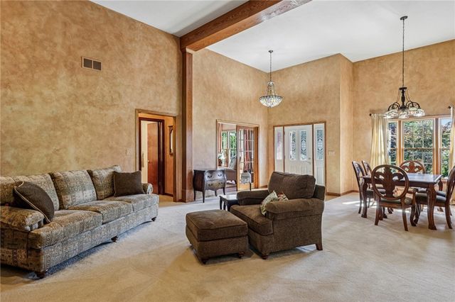 402 Woodland Dr, Wilmington Twp, PA 16142