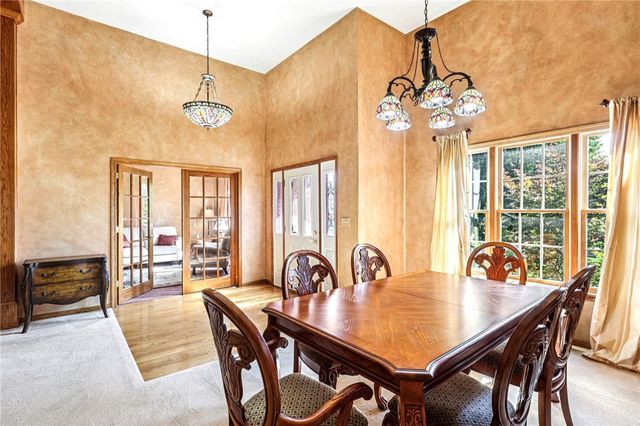 402 Woodland Dr, Wilmington Twp, PA 16142