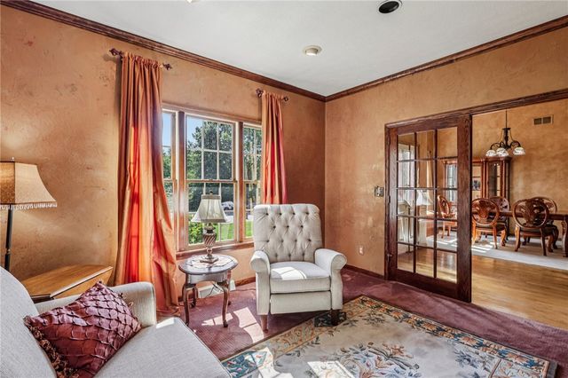 402 Woodland Dr, Wilmington Twp, PA 16142