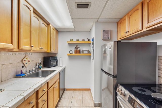 800 West Ave 532, Miami Beach, FL 33139