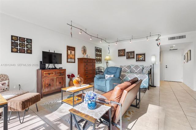800 West Ave 532, Miami Beach, FL 33139
