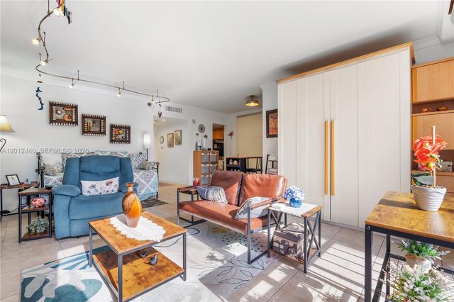 800 West Ave 532, Miami Beach, FL 33139