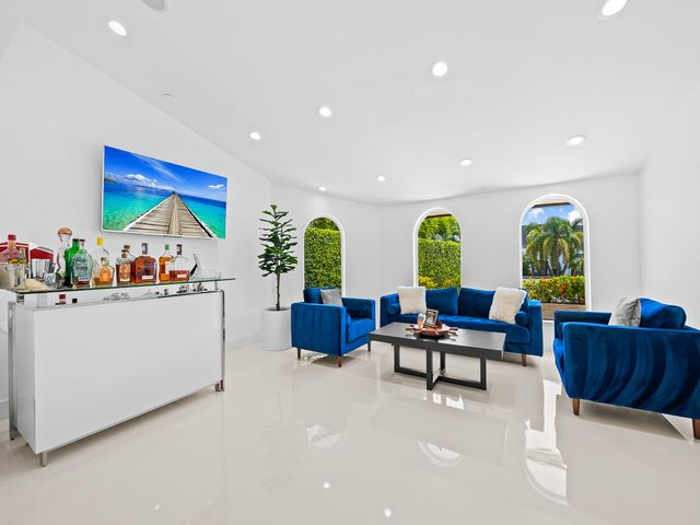 3091 NE 42nd Street, Fort Lauderdale, FL 33308
