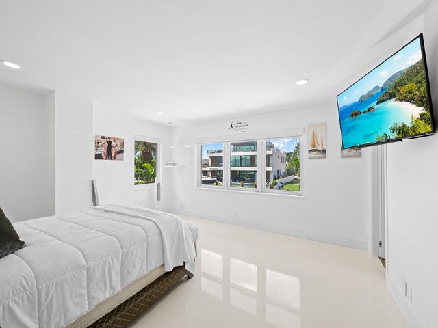 3091 NE 42nd Street, Fort Lauderdale, FL 33308
