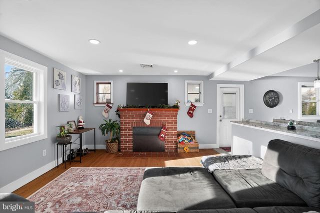 3 LAKESIDE LANE, Carneys Point, NJ 08069