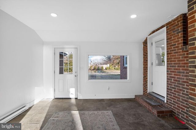 3 LAKESIDE LANE, Carneys Point, NJ 08069