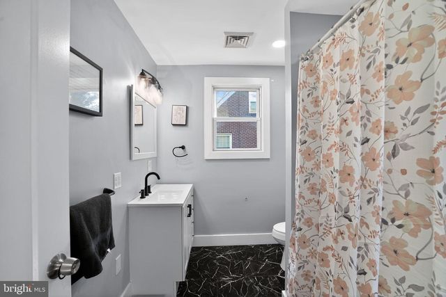 3 LAKESIDE LANE, Carneys Point, NJ 08069