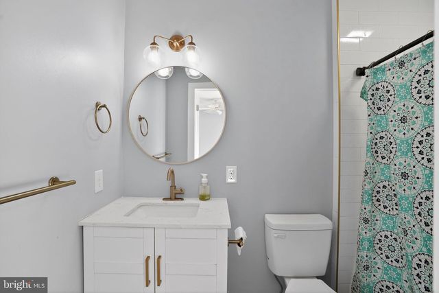 3 LAKESIDE LANE, Carneys Point, NJ 08069