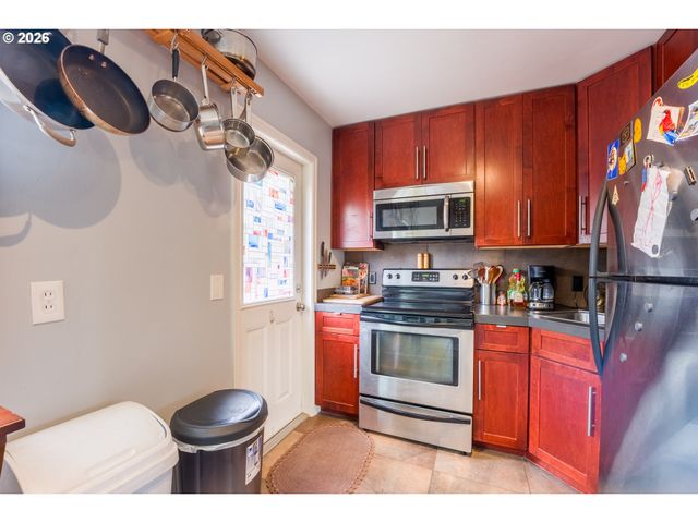 1432 N BRYANT St, Portland, OR 97217