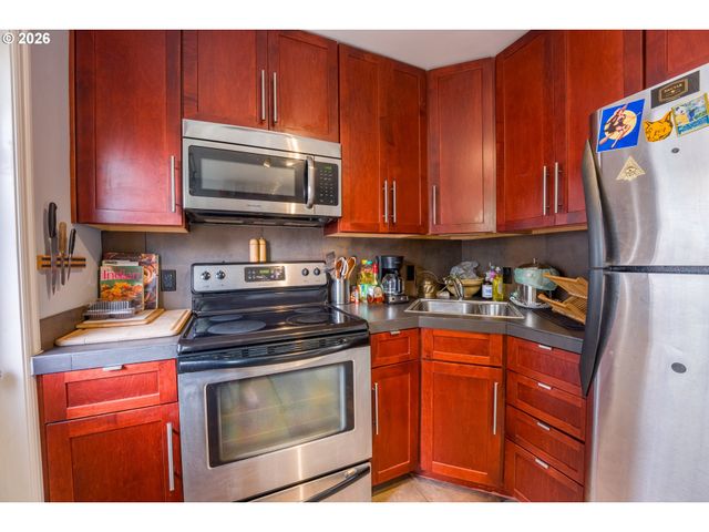 1432 N BRYANT St, Portland, OR 97217