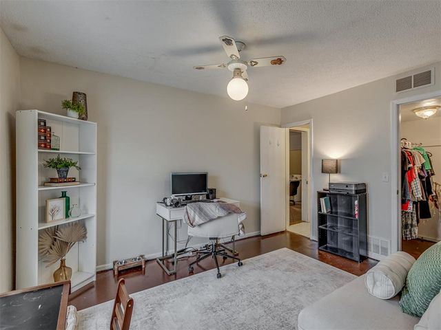 1013 NW 6th Street, Moore, OK 73160