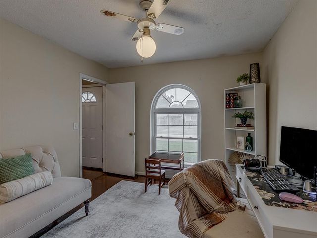 1013 NW 6th Street, Moore, OK 73160