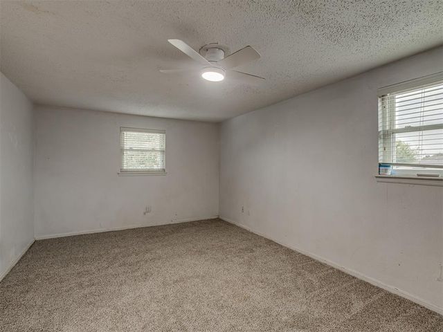 1013 NW 6th Street, Moore, OK 73160