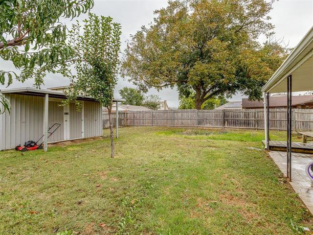 1013 NW 6th Street, Moore, OK 73160