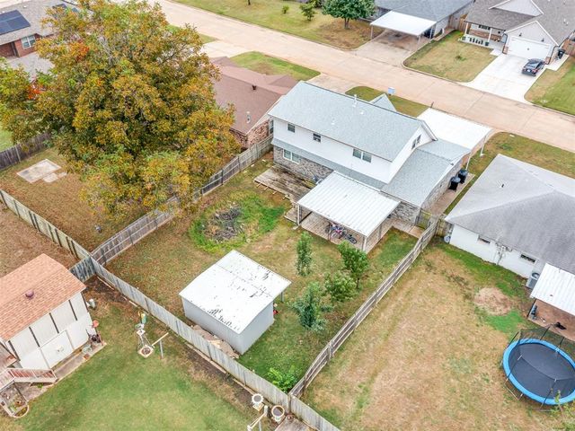 1013 NW 6th Street, Moore, OK 73160