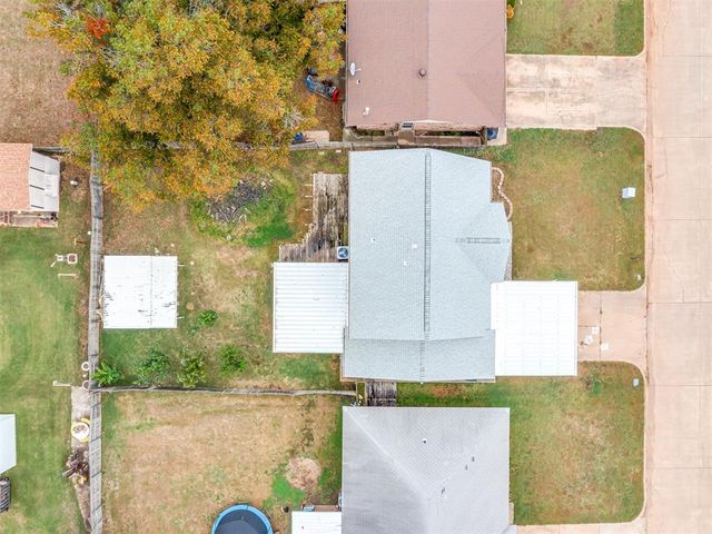 1013 NW 6th Street, Moore, OK 73160