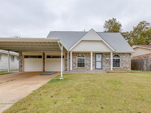 1013 NW 6th Street, Moore, OK 73160