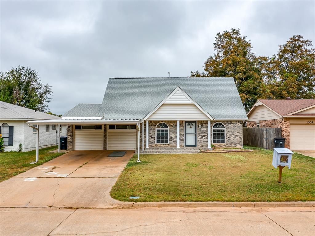 1013 NW 6th Street, Moore, OK 73160