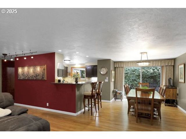 1755 KINGS NORTH St, Eugene, OR 97401