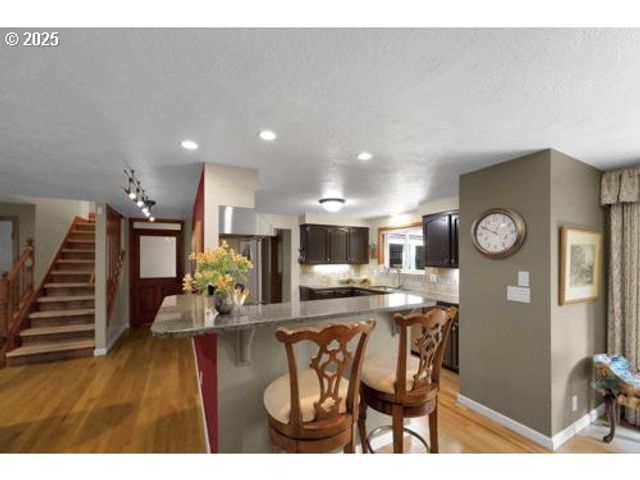 1755 KINGS NORTH St, Eugene, OR 97401