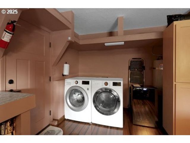 1755 KINGS NORTH St, Eugene, OR 97401