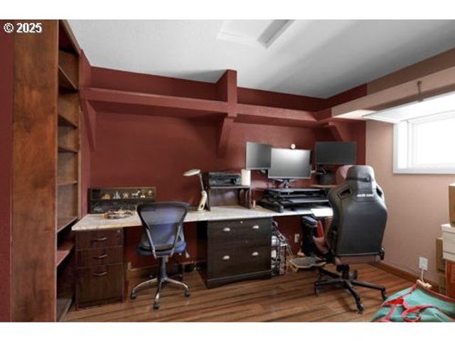 1755 KINGS NORTH St, Eugene, OR 97401