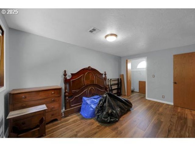 1755 KINGS NORTH St, Eugene, OR 97401