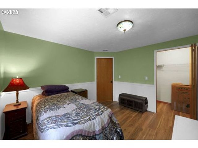 1755 KINGS NORTH St, Eugene, OR 97401