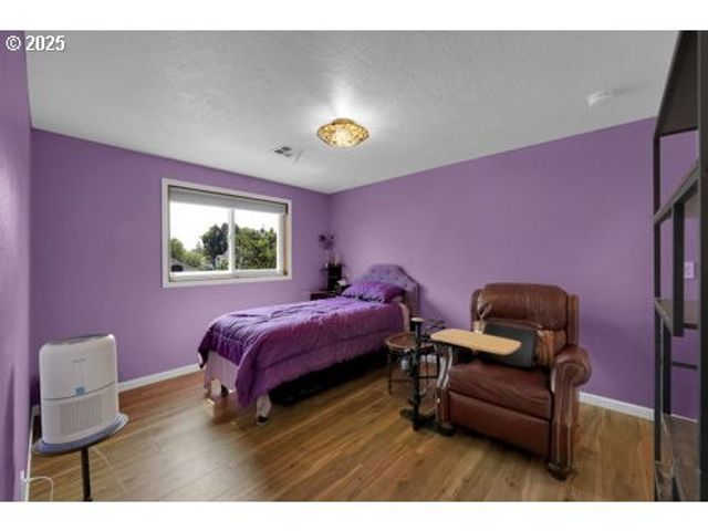 1755 KINGS NORTH St, Eugene, OR 97401