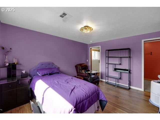 1755 KINGS NORTH St, Eugene, OR 97401