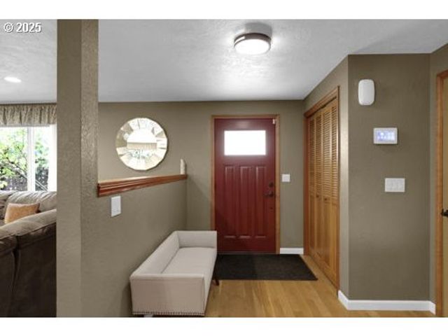 1755 KINGS NORTH St, Eugene, OR 97401