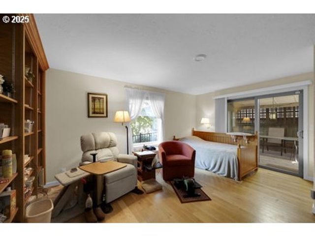 1755 KINGS NORTH St, Eugene, OR 97401