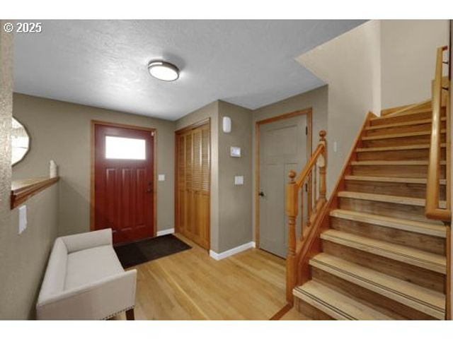 1755 KINGS NORTH St, Eugene, OR 97401