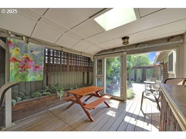 1755 KINGS NORTH St, Eugene, OR 97401